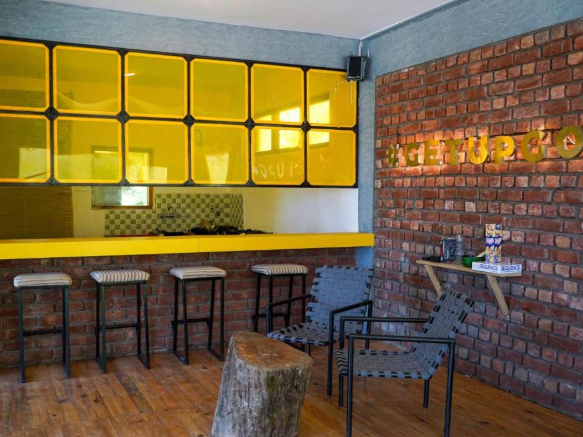 The Hosteller Mcleodganj, Upper Bhagsu Мак-Леод-Гейндж Экстерьер фото